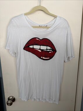 West Cst Graphic Lip Print Short Sleeve Tee - Sz M (loose)